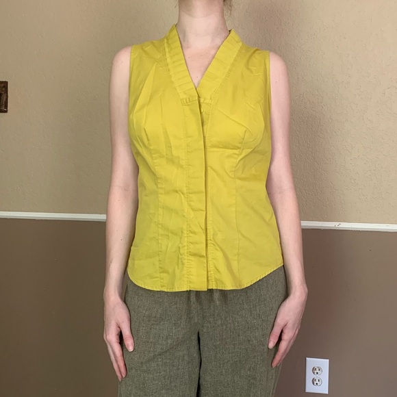 Chartreuse pleated collar blouse - Picture 4 of 4